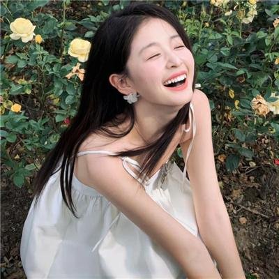 腰间持枪